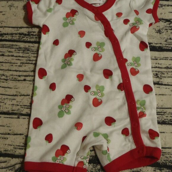 Gymboree So Berry Cute Strawberry Romper One-Piece Size 0-3 or 3-6 month Choice - Picture 3 of 3